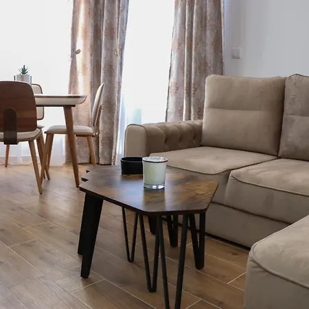 Nivalis Hill A16 Apartment